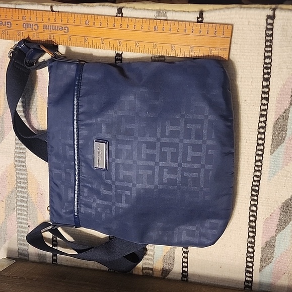 Tommy Hilfiger crossbody - Picture 3 of 7